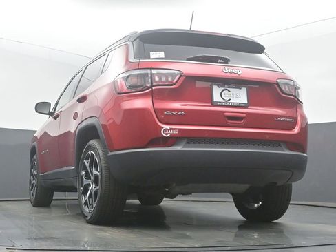 Used 2025 Jeep Compass Limited AWD/4WD image 47