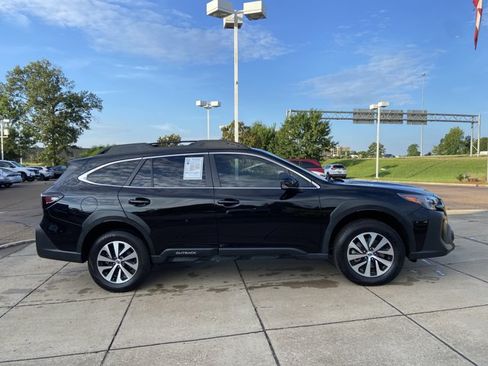 Used 2023 Subaru Outback Premium AWD/4WD image 13