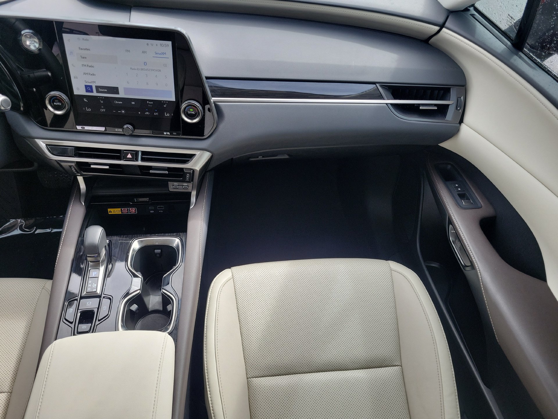 Used 2024 Lexus RX 350 FWD w/ Technology Package image 18