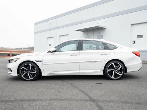 Used 2019 Honda Accord Sport image 3