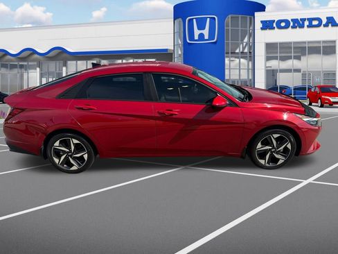 Used 2023 Hyundai Elantra SEL w/ Convenience Package FWD image 10