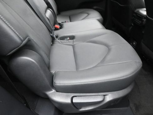 Used 2025 Toyota Grand Highlander AWD image 43