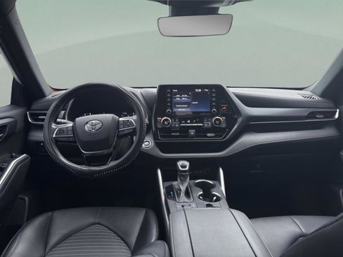 Used 2021 Toyota Highlander XSE image 8