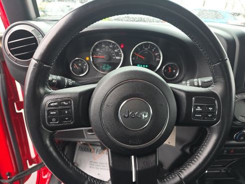 Used 2015 Jeep Wrangler Unlimited Sport w/ Connectivity Group image 16