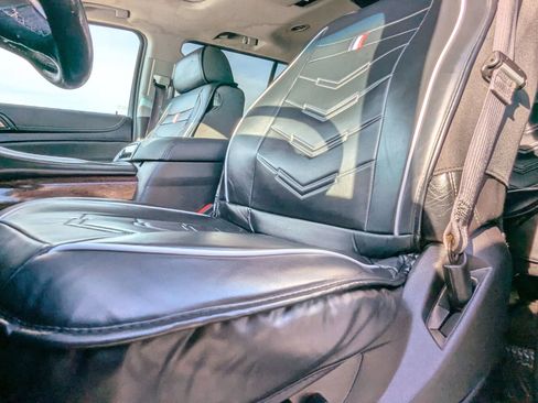 Used 2016 GMC Yukon XL SLT w/ Open Road Package AWD/4WD image 10