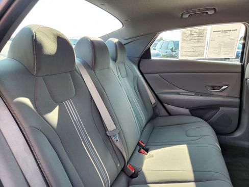 Certified 2023 Hyundai Elantra SEL w/ Convenience Package FWD image 15