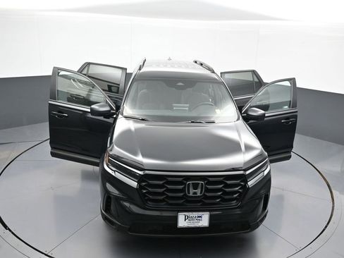 Used 2023 Honda Pilot Sport image 46