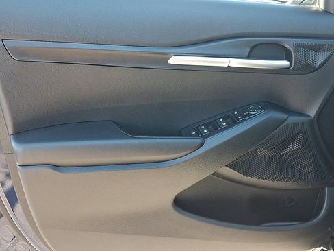 Used 2025 Kia Seltos LX image 12