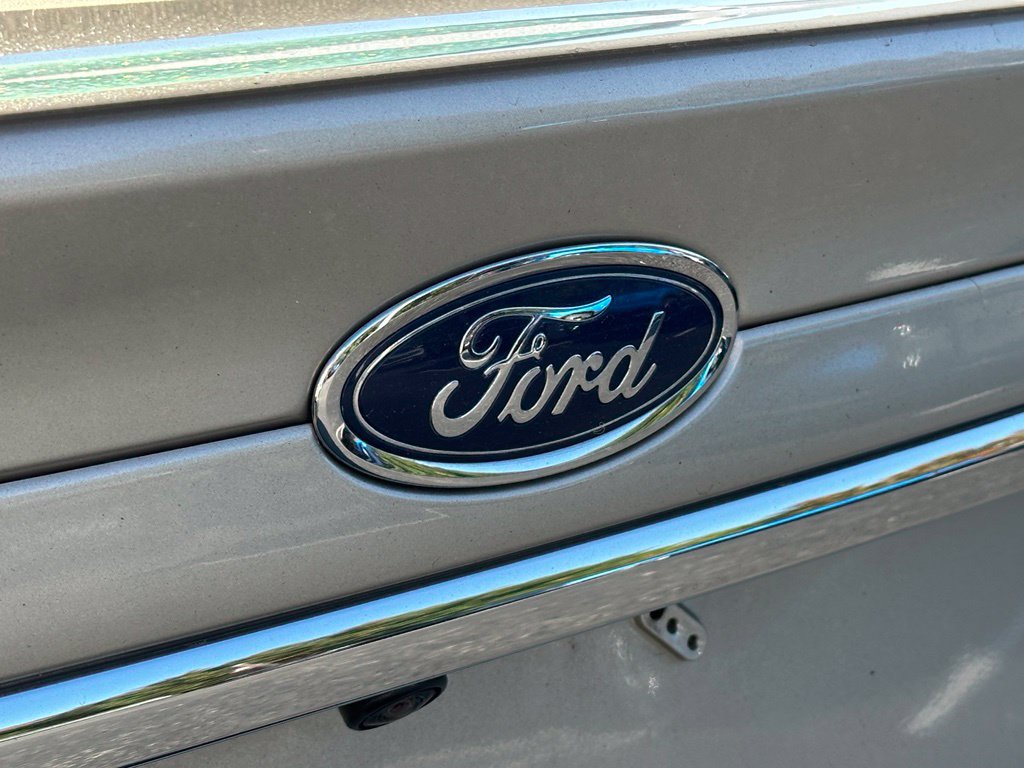 Used 2018 Ford Fusion SE w/ Equipment Group 201A FWD image 20