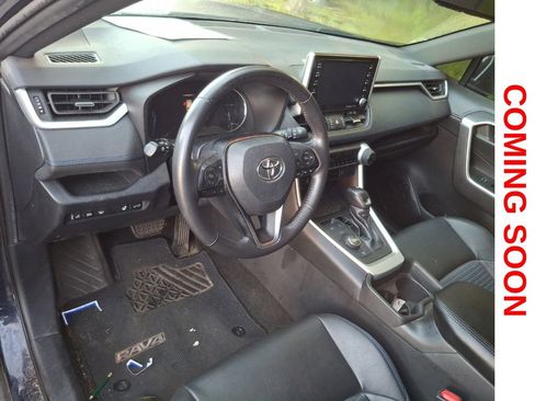 Used 2019 Toyota RAV4 XSE w/ XSE Weather Package AWD/4WD image 12