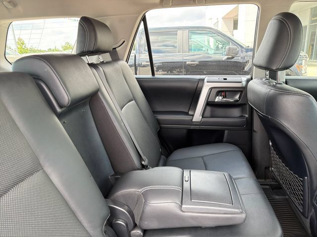 Used 2023 Toyota 4Runner Limited AWD/4WD image 33