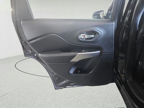 Used 2019 Jeep Cherokee Limited AWD/4WD image 22
