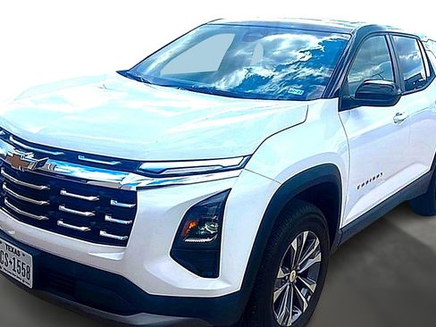 Used 2025 Chevrolet Equinox LT FWD image 1