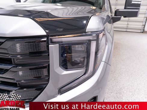 Used 2023 GMC Sierra 1500 Elevation w/ Preferred Package AWD/4WD image 8