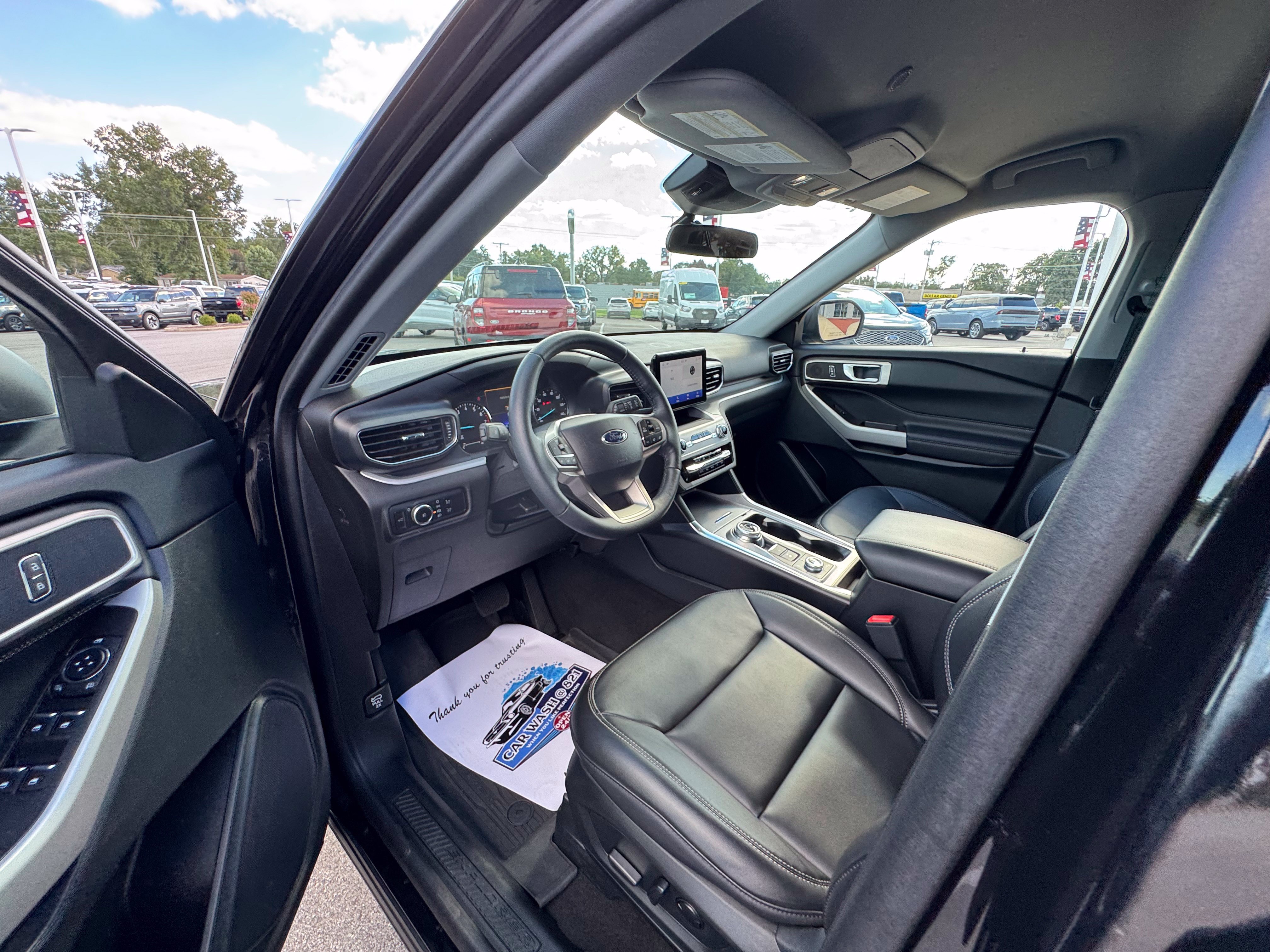 Used 2024 Ford Explorer XLT w/ Equipment Group 202A AWD/4WD image 26