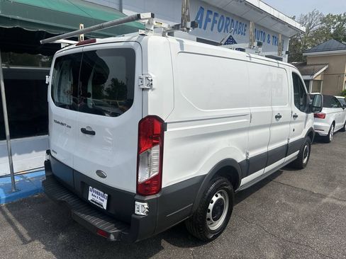 Used 2015 Ford Transit 250 130 Low Roof RWD image 8