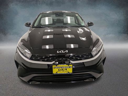 Used 2023 Kia Forte LXS image 2