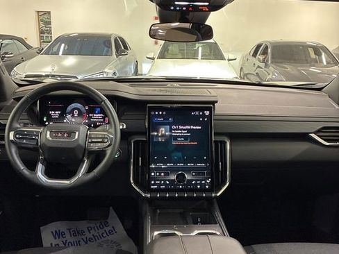 Used 2025 GMC Acadia Elevation FWD image 18