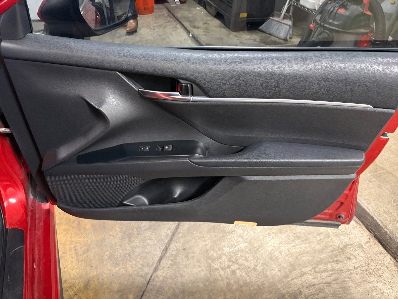 Used 2019 Toyota Camry SE w/ Audio Package FWD image 25