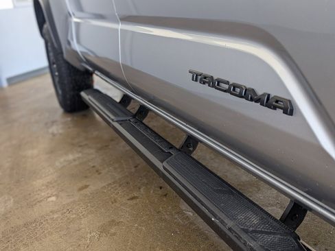 Used 2024 Toyota Tacoma TRD Off-Road image 13