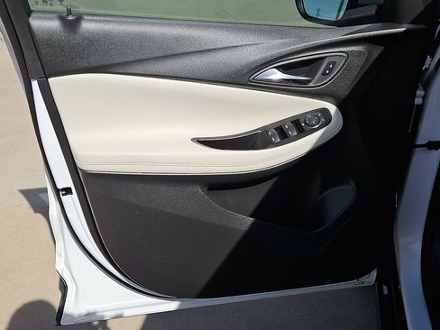 Used 2024 Buick Encore GX Sport Touring image 11