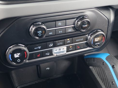 Used 2023 Ford Bronco Black Diamond AWD/4WD image 25