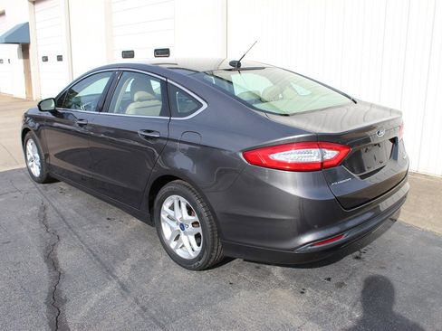 Used 2016 Ford Fusion SE w/ Equipment Group 202A image 4