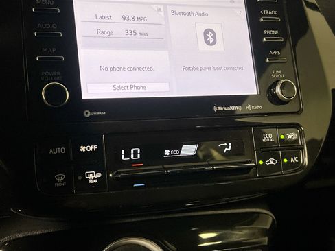 Used 2022 Toyota Prius Prime LE FWD image 27