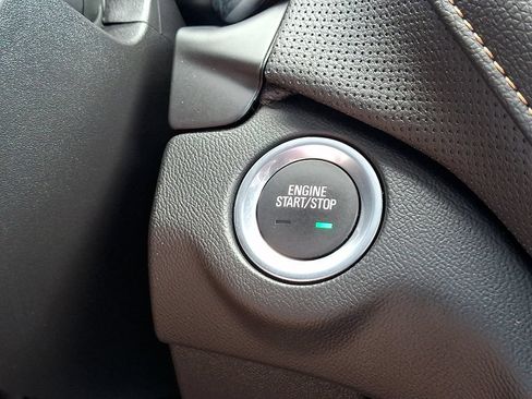 Used 2024 Chevrolet Equinox Premier AWD/4WD image 25