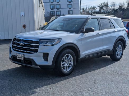New 2026 Ford Explorer Active image 2