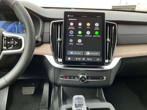 New 2026 Volvo XC90 B6 Plus w/ Protection Package image 17