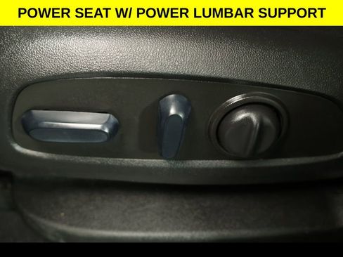 Used 2023 Chevrolet Equinox LS w/ LS Convenience Package image 3