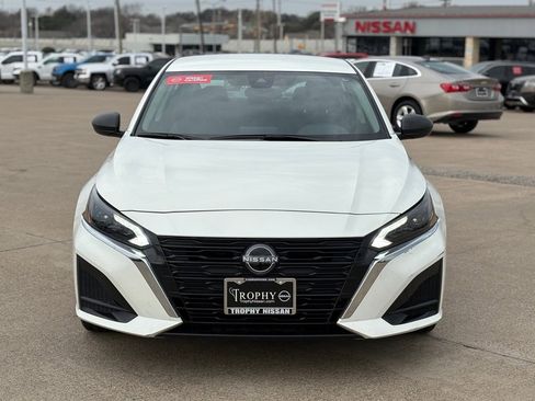 Certified 2025 Nissan Altima 2.5 SV image 4