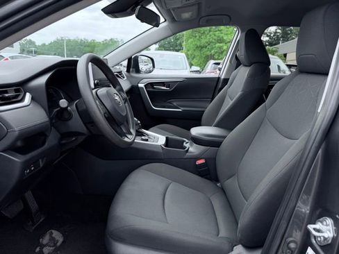 Used 2025 Toyota RAV4 XLE AWD/4WD image 16