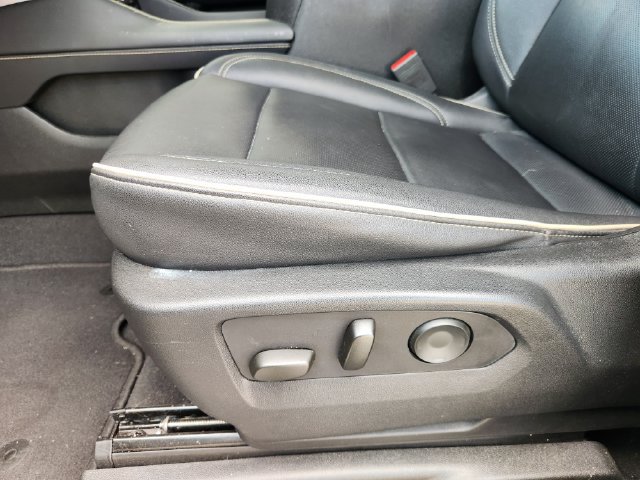 Used 2023 GMC Yukon XL SLT AWD/4WD image 23