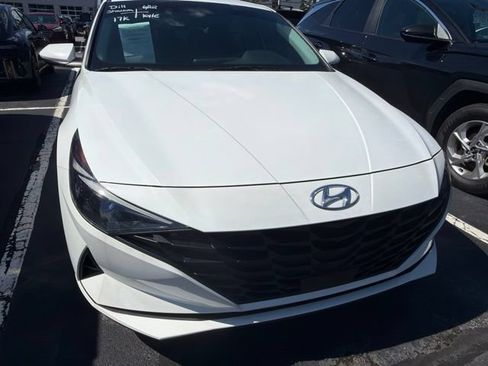 Used 2023 Hyundai Elantra SEL w/ Convenience Package FWD image 13