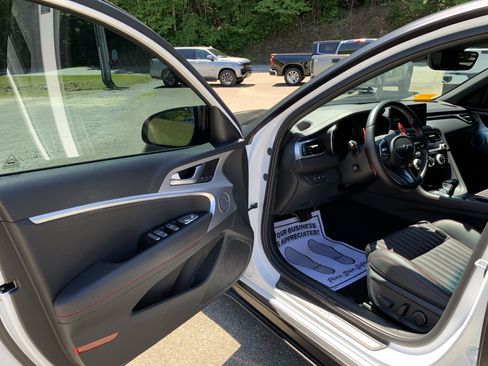 Used 2023 Genesis G70 2.0T w/ Sport Prestige Package RWD image 9