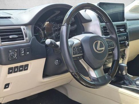 Used 2023 Lexus GX 460 Premium w/ Premium Package AWD/4WD image 3