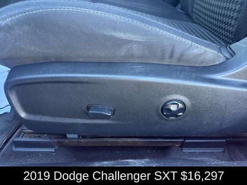Used 2019 Dodge Challenger SXT RWD image 13