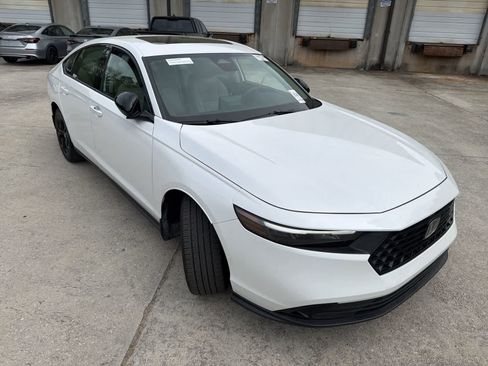 Used 2025 Honda Accord SE image 13