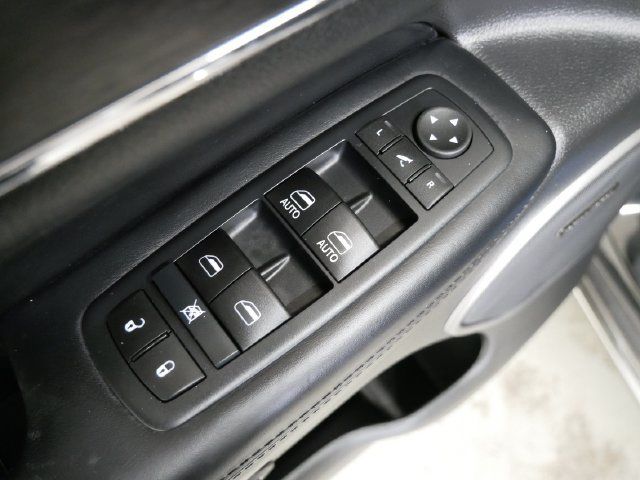 Used 2017 Jeep Grand Cherokee Summit AWD/4WD image 13