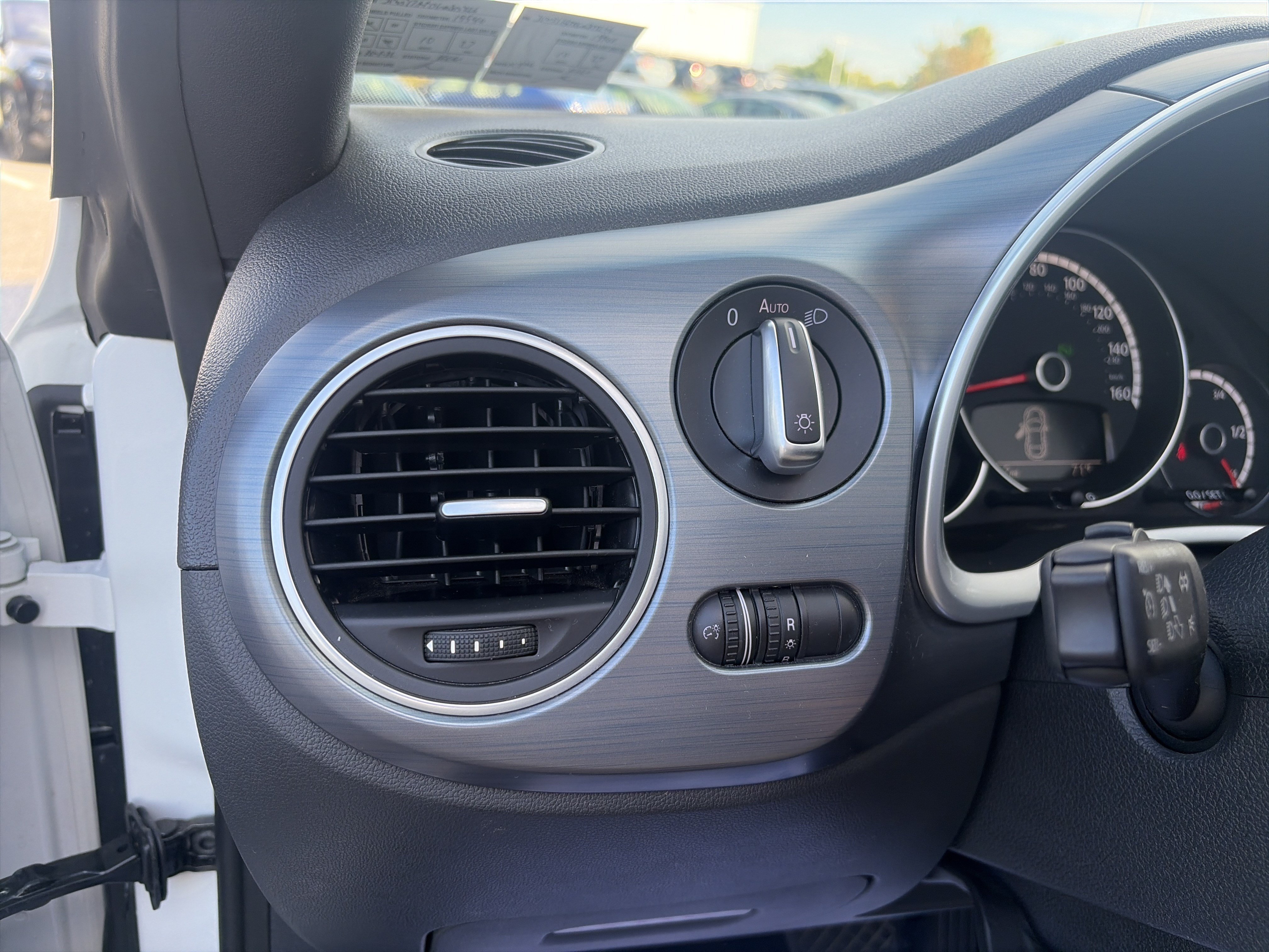 Used 2016 Volkswagen Beetle 1.8T Denim FWD image 26