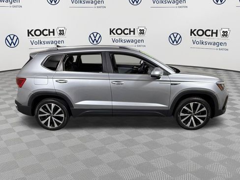 Used 2024 Volkswagen Taos SE FWD image 9