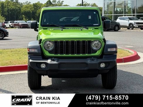 Used 2025 Jeep Wrangler Sport AWD/4WD image 2