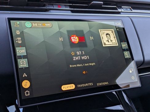 Used 2025 Land Rover Range Rover Sport Dynamic SE image 19