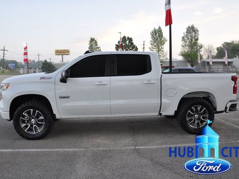 Used 2022 Chevrolet Silverado 1500 RST w/ Texas Edition Plus AWD/4WD image 2