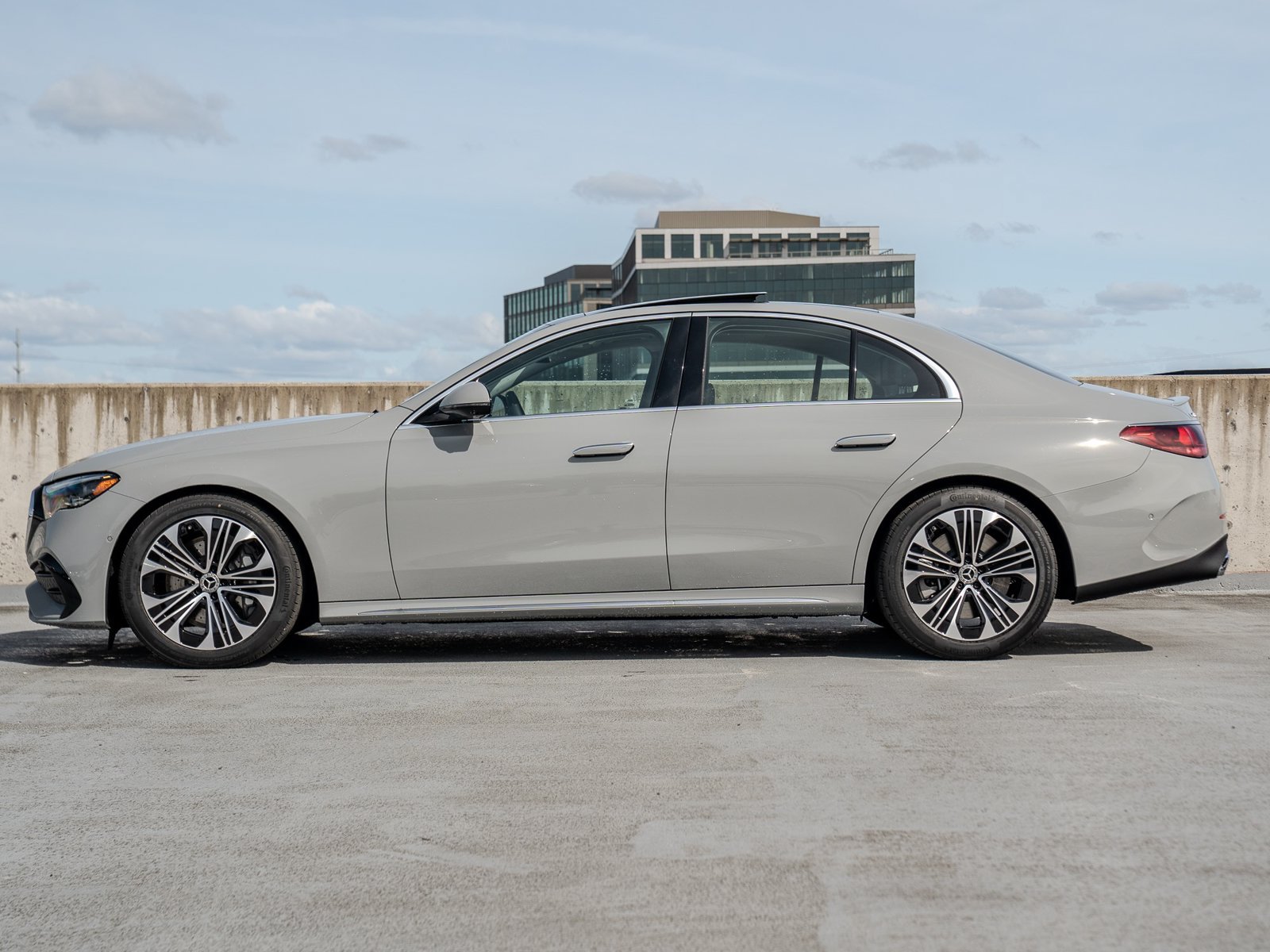 Used 2026 Mercedes-Benz E 450 4MATIC Sedan image 4