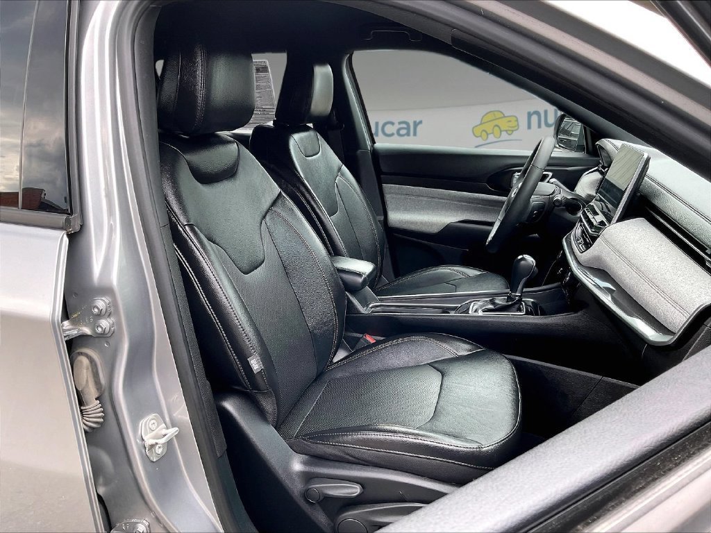 Used 2023 Jeep Compass Latitude AWD/4WD image 11