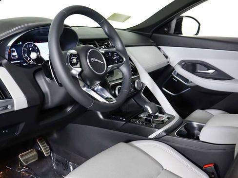Used 2024 Jaguar E-PACE R-Dynamic SE image 12