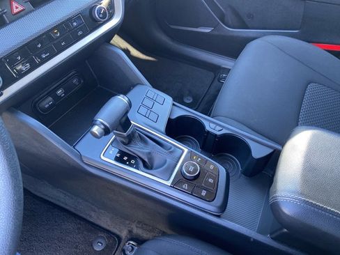 Used 2024 Kia Sportage LX image 40